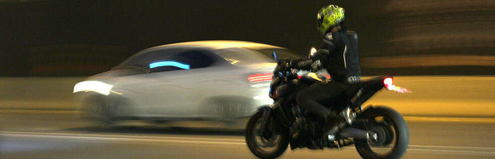 Auffahrunfall auf der Autobahn: Schadensersatz für Motorrad?